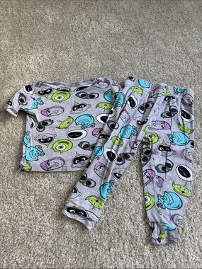 Disney Gray Alien & Space Character Kids Pajama Set in Green, Blue, Purple
